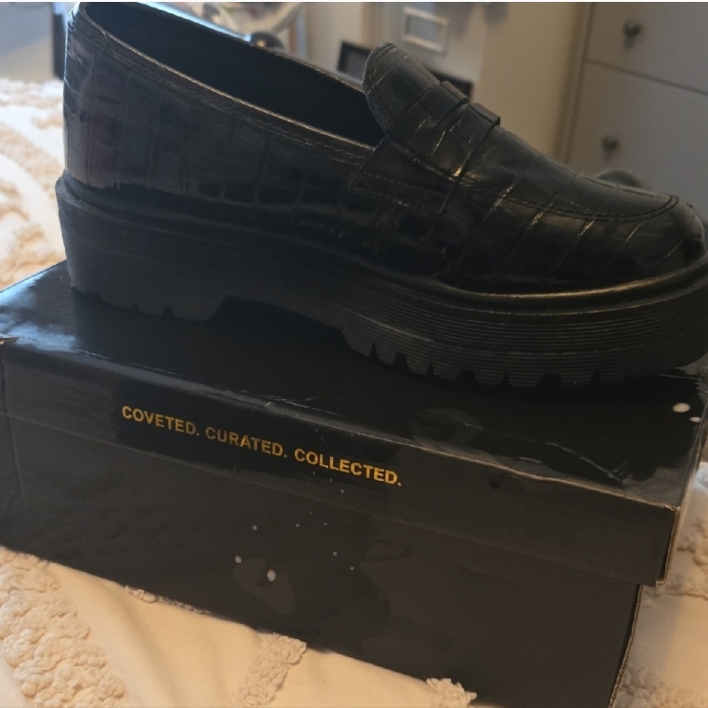 Lulus Maysie Black Crocodile Embossed Flatform Loafers - Size 10 - Picture 4 of 4